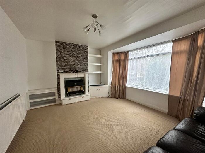 3 Bedroom Semi-Detached House To Rent In Ellesmere Avenue, Derby, DE24