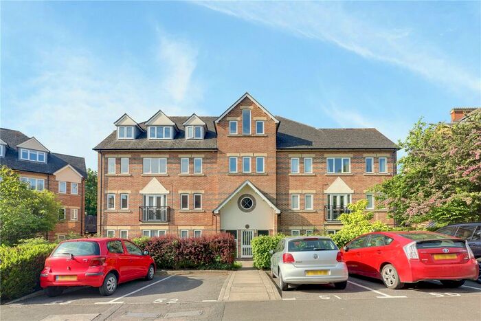 1 Bedroom Flat To Rent In Victory Road, Wanstead, London, E11