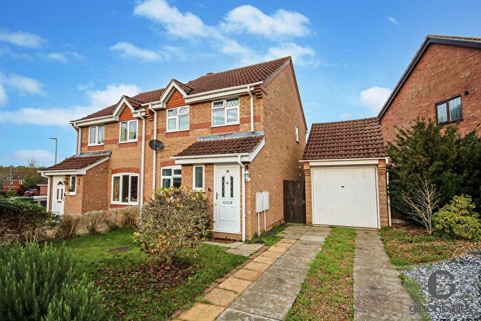 3 Bedroom Semi Detached House For Sale In Primrose Way, Horsford, NR10