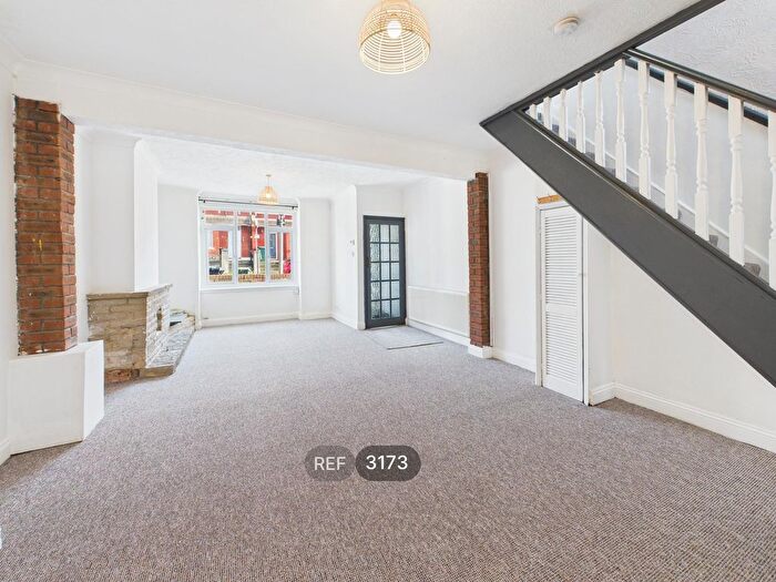 2 Bedroom End Terrace House To Rent In Redvers Road, Brighton, BN2