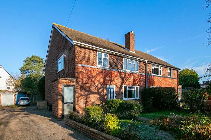 2 Bedroom Maisonette To Rent In Dunleary Close, Hounslow, TW4