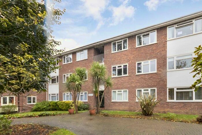 2 Bedroom Flat To Rent In Manor Court Road, London, W7