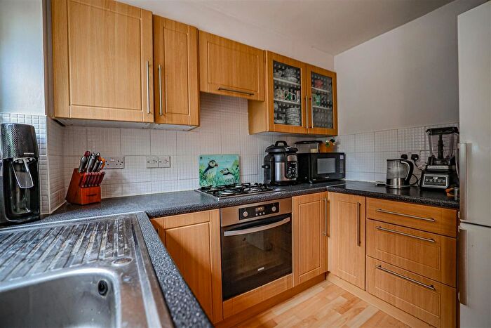 2 Bedroom Property For Sale In Crackley Meadow, Hemel Hempstead, HP2