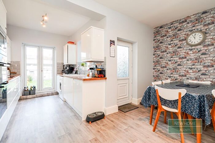 3 Bedroom Terraced House For Sale In Ampleforth Grove, Hull, HU5
