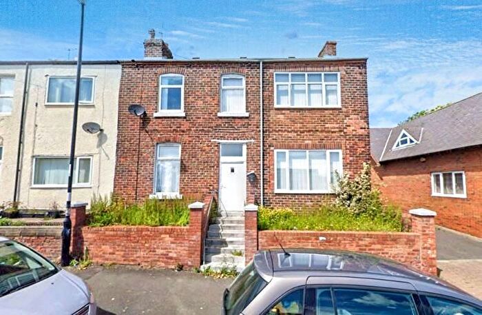 3 Bedroom Semi-detached House For Sale In Kings Road, Sunderland, SR5