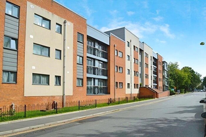 2 Bedroom Flat To Rent In Moss Lane East, Manchester, Greater Manchester, M14