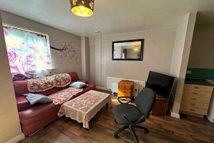 1 Bedroom Flat To Rent In Liffey Court, Liverpool, L3