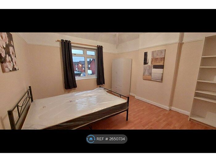 3 Bedroom Flat To Rent In Littleton Road, Lower Kersal, M7