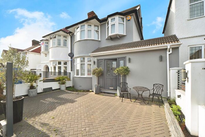3 Bedroom Semi-Detached House For Sale In Broad Walk, London, SE3