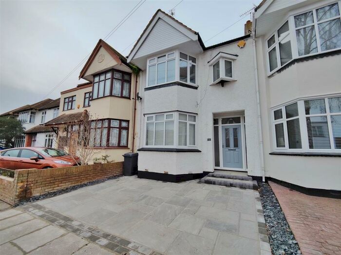 3 Bedroom Terraced House To Rent In Cheltenham Drive, Leigh On Sea, SS9