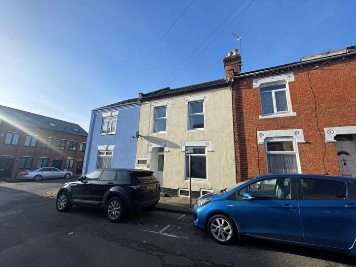 4 Bedroom Terraced House To Rent In Pytchley Street, Northampton, Northamptonshire, NN1