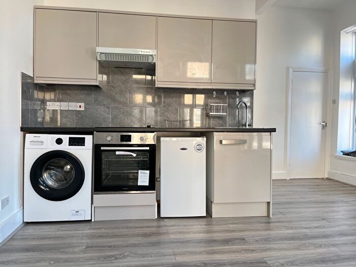 Studio To Rent In Stroud Green Road, Finsbury Park, N4