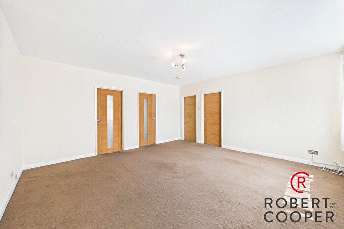 2 Bedroom Apartment To Rent In Victoria Road, Ruislip, HA4