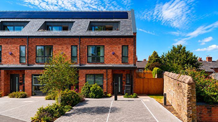 4 Bedroom End Terrace House For Sale In Macclesfield, SK10