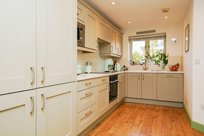 3 Bedroom End Of Terrace House For Sale In Evesham Road, Harvington, Worcestershire, WR11