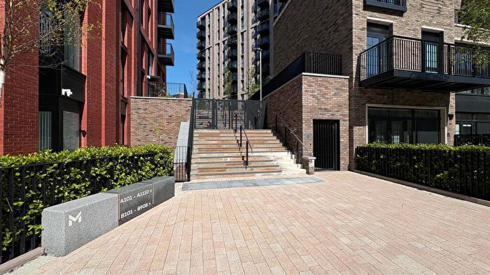 2 Bedroom Apartment To Rent In The Railings, Middlewood Locks, M5