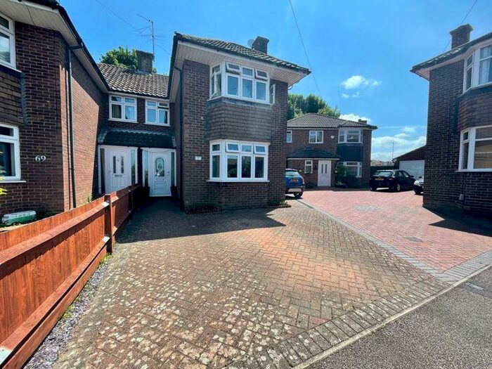 3 Bedroom Semi-Detached House To Rent In Sundown Avenue, Dunstable, LU5