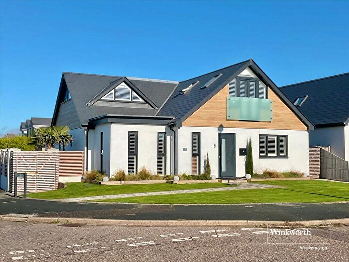 5 Bedroom Bungalow For Sale In Sheldrake Road, Mudeford, Christchurch, BH23