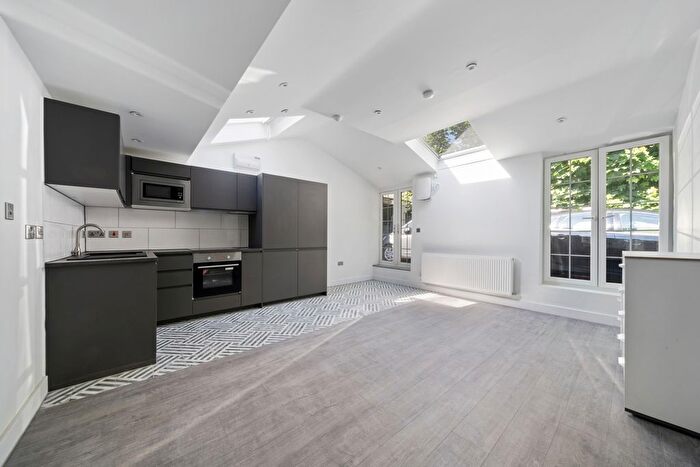 1 Bedroom Flat To Rent In Church Road, Tunbridge Wells, TN1