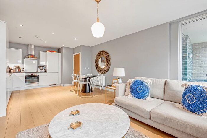 2 Bedroom Flat For Sale In Wandsworth High Street, Wandsworth, SW18