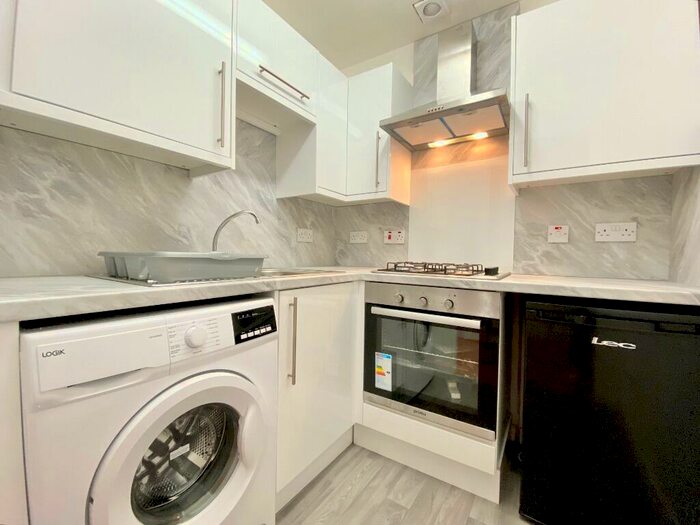 1 Bedroom Flat To Rent In New Street, Paisley, Renfrewshire, PA1