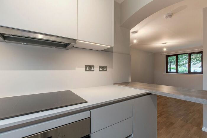 1 Bedroom Flat To Rent In Dunnock Close, London, N9