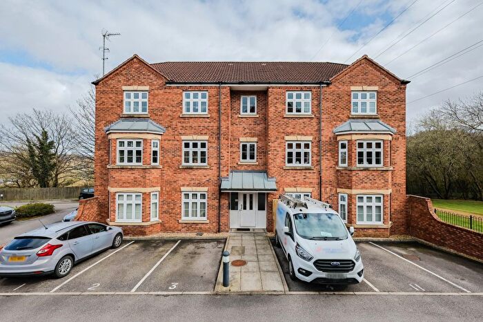 2 Bedroom Flat For Sale In Towler Drive, Leeds, West Yorkshire, LS13