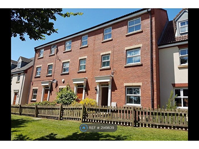 6 Bedroom Terraced House To Rent In New Charlton Way, Bristol, BS10