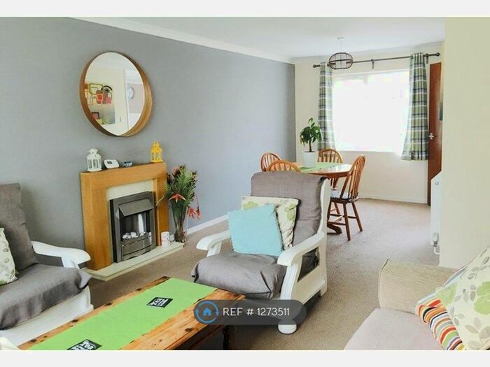 3 Bedroom Semi-Detached House To Rent In Whinchat Gardens, Bristol BS16