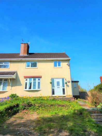 3 Bedroom Semi-Detached House To Rent In Round Hill, Dudley, DY3