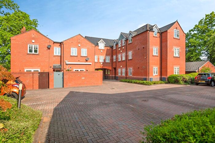 2 Bedroom Apartment To Rent In Villeneuve Mews, Stourport-On-Severn, DY13