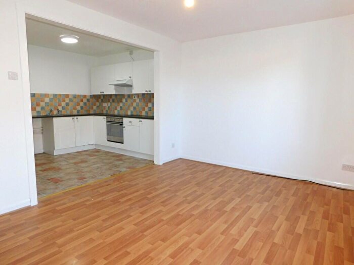 2 Bedroom Flat To Rent In South Street, Peterborough, Cambridgeshire, PE2