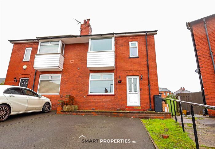 2 Bedroom Semi-Detached House For Sale In Moorcrest Road, Huddersfield, HD4