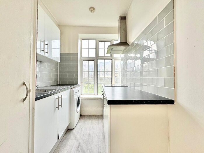 Studio To Rent In St James Court, St James Road, CR0