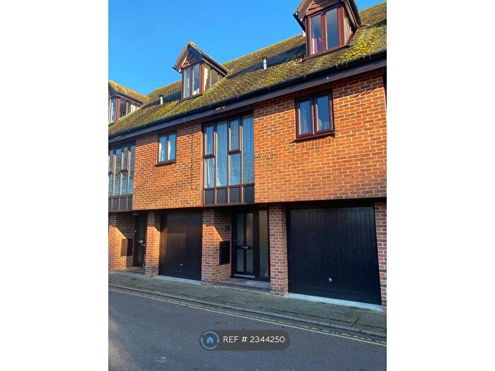 3 Bedroom Terraced House To Rent In Church Road, Romsey, SO51