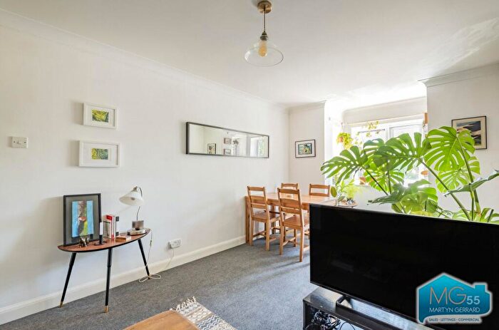 1 Bedroom Apartment To Rent In Hannay Lane, Crouch End, London, N8