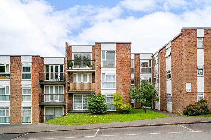 2 Bedroom Flat For Sale In Mill Lane, Crowborough, TN6