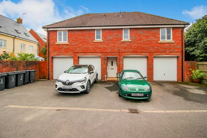 2 Bedroom Property To Rent In Jason Close, Oakhurst, Swindon, SN25