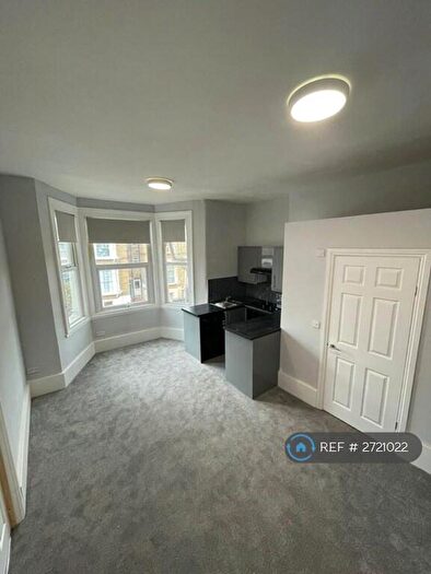 1 Bedroom Flat To Rent In Osbaldeston Road, London, N16