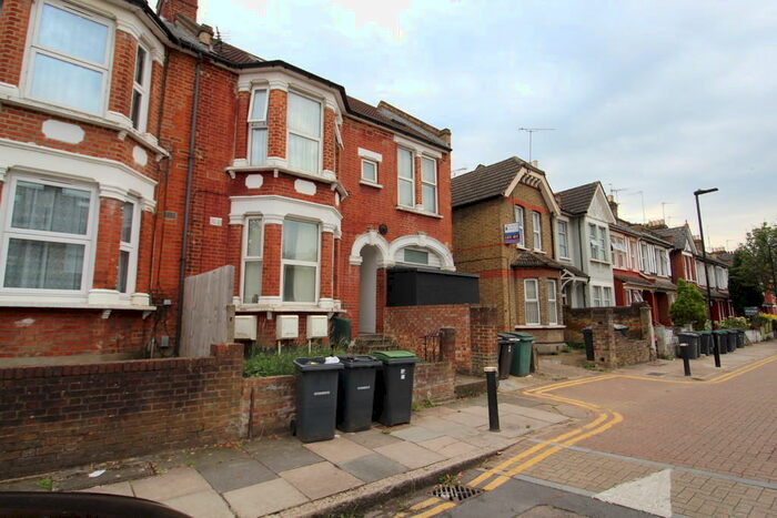 1 Bedroom Ground Flat To Rent In Vartry Road, London, N15