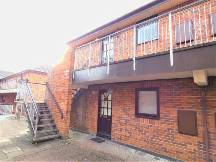 1 Bedroom Apartment To Rent In Linden Drive, Liss, Hampshire, GU33