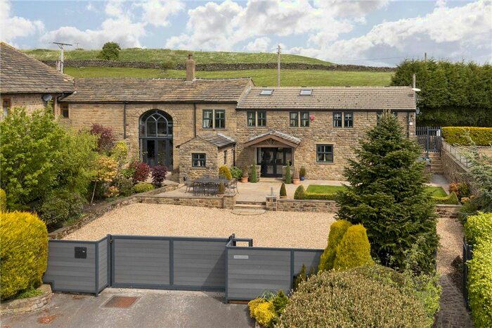 4 Bedroom Barn Conversion For Sale In Otley Road, Bingley, West Yorkshire, BD16