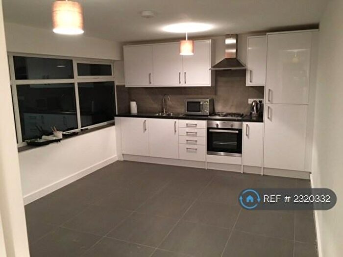 1 Bedroom Flat To Rent In Hook Rise North, Surbiton, KT6