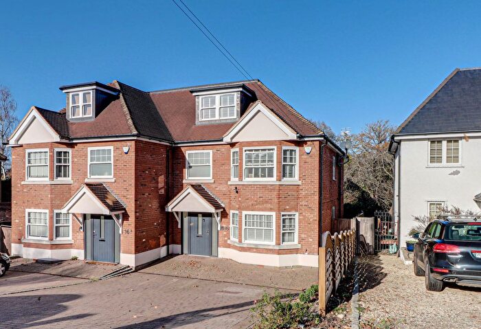 4 Bedroom Semi Detached House For Sale In Mile House Lane, St Albans, AL1