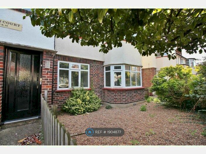 2 Bedroom Maisonette To Rent In Kelvin Court, Isleworth, TW7