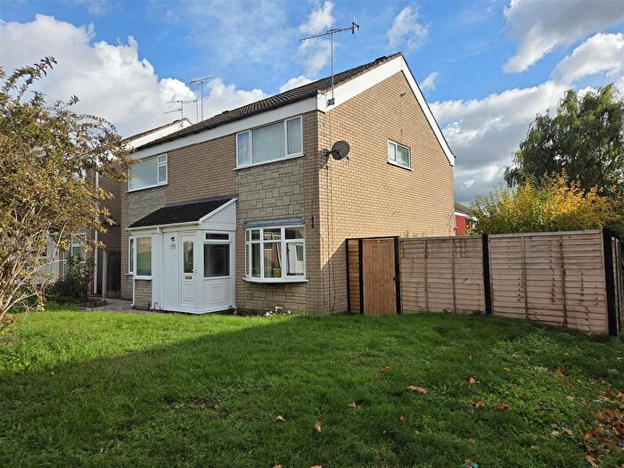 3 Bedroom Semi-detached House To Rent In Calder Road, Stourport-On-Severn, DY13