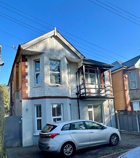 2 Bedroom Detached House To Rent In Maxwell Road, Bournemouth, BH9