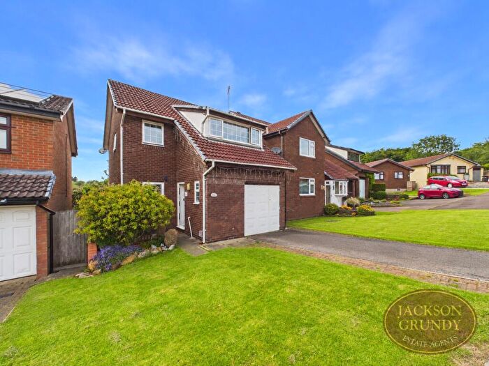 3 Bedroom Detached House For Sale In Pembroke Way, Stefen Hill, NN11
