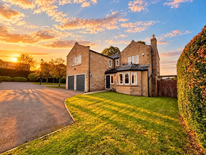 4 Bedroom Detached House For Sale In Farnley View, Manor Grange, Shepley, HD8