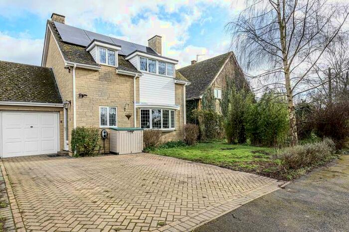 3 Bedroom Link Detached House For Sale In Merton, Oxfordshire, OX25